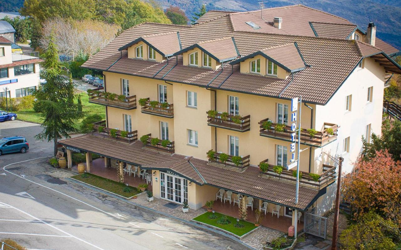 Hotel Gambrinus Abbadia San Salvator Ngoại thất bức ảnh