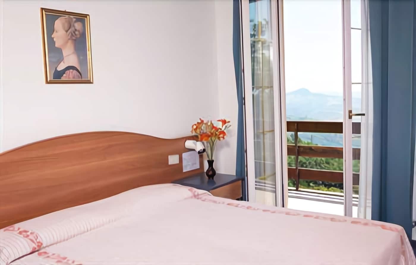 Hotel Gambrinus Abbadia San Salvator Ngoại thất bức ảnh